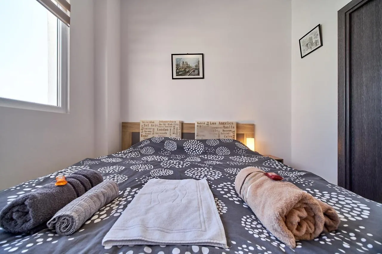 Cozy Apartment With Balcony On The Black Sea- Part Of The Family 'Vicki Apart 瓦爾納
