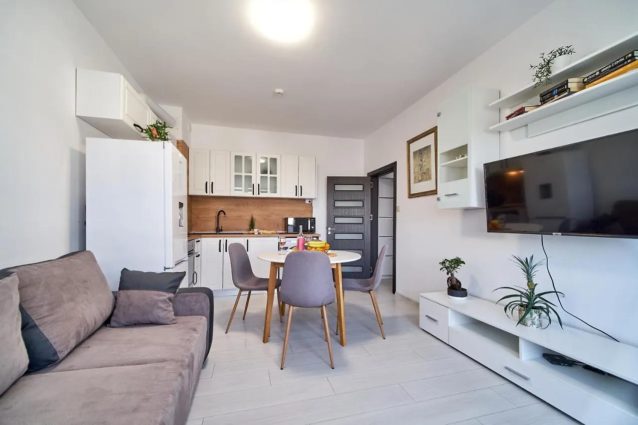 Cozy Apartment With Balcony On The Black Sea- Part Of The Family 'Vicki Apart 瓦爾納